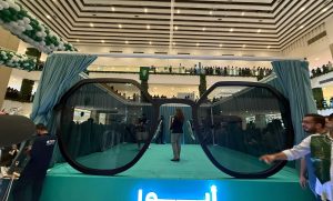 إنجاز سعودي: “ايوا” تسجل رقماً قياسياً عالمياً بأكبر نظارة شمسية