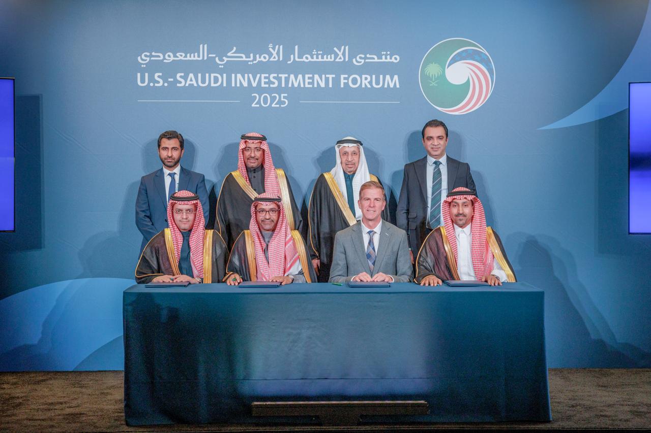 You are currently viewing توقع وزارة الاستثمار السعودية، والمركز الوطني للتنمية الصناعية وشركة ستيلانتيس، وشركة بترومين مذكرة تفاهم تهدف إلى بحث فرص التعاون في مشروع مشترك لتصنيع المركبات داخل المملكة العربية السعودية