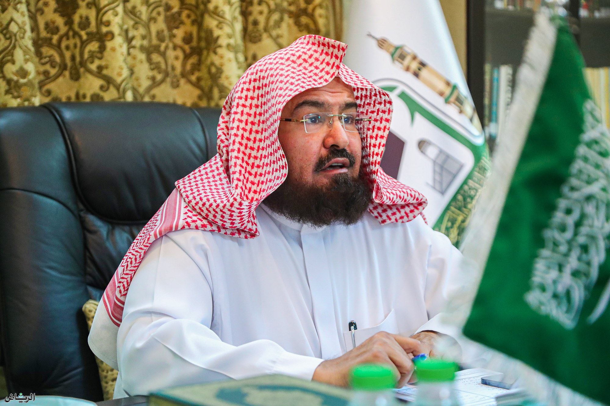 You are currently viewing السديس يدشّن برنامج “المؤذن المؤتمن”