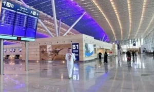 مطار الملك عبدالعزيز يصدر تنبيهاً للمسافرين بسبب الحالة الجوية