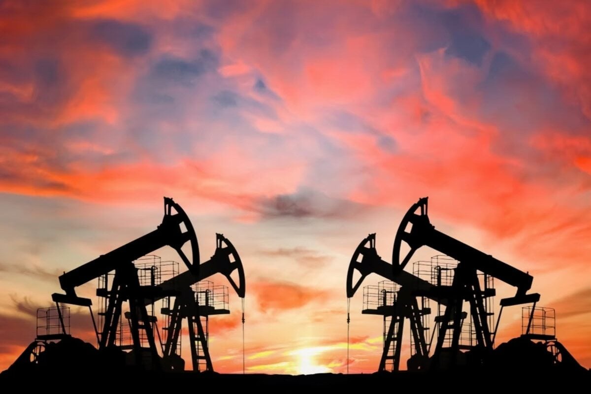 Read more about the article النفط يرتفع بأكثر من 2% وبرنت يتجاوز 65 دولارًا للبرميل