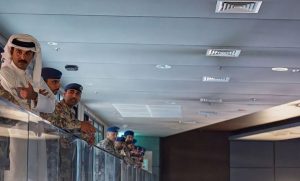 أمير قطر يزور مركز العمليات الجوية ويشيد بكفاءة منتسبي القوات المسلحة القطرية