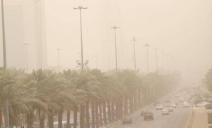 “الأرصاد”: أتربة مثارة مع شبه انعدام في مدى الرؤية الأفقية على منطقة القصيم