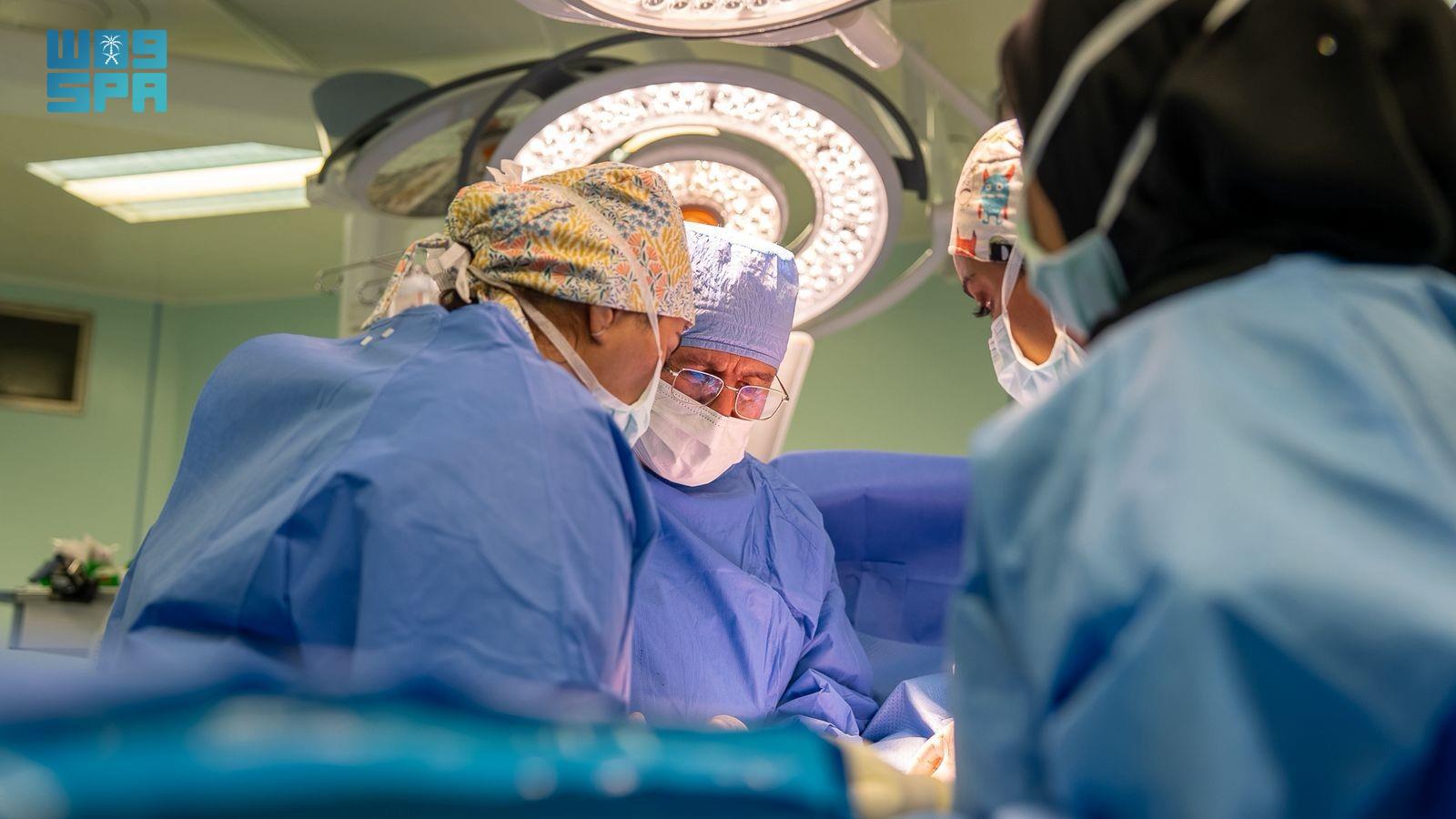 Read more about the article نجاح عملية عاجلة لفصل توأم ملتصق سعودي بعد عملية جراحية دقيقة استغرقت 6 ساعات ونصفًا