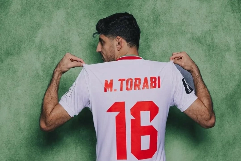 You are currently viewing أزمة جديدة تواجه إيران في المونديال.. نجم المنتخب مهدد بالترحيل