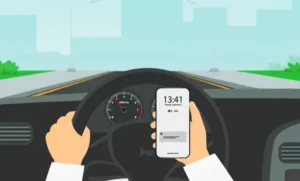 المرور: التركيز أثناء القيادة يحميك ويحمي الآخرين